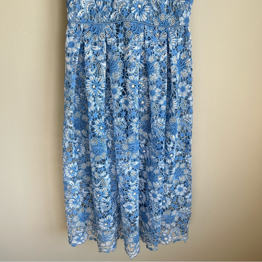 Donna Morgan Chemical Lace Two Tone Dress in Blue, Size 4 - Picture 6 of 10